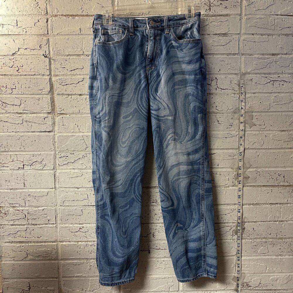 Hollister Curvy High Rise Mom Jean Swirl Wash Raw Hem Vintage 3R